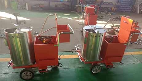 熱熔劃線一體機(jī)和傳統(tǒng)劃線機(jī)的區(qū)別？